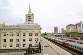 Современный вид.В 1954 г. на  месте старого вокзала было возведено новое здание вокзала по проекту архитекторов А.В. Куровского и С.З. Брискина, инженера-конструктора А.Ф. Кадильникова.