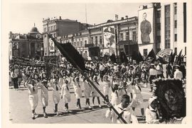 . Парад физкультурников на площади Павших Борцов, 1935 год.
