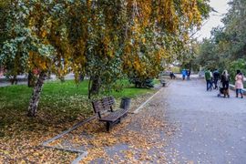 Уланов Олег, "Центральная набережная осенью"
